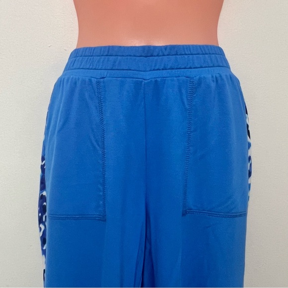 Isaac Mizrahi Live! Soho French Terry Slim Straight Crop Pants - Picture 5 of 9